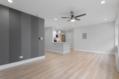 7070 North Sheridan Avenue Chicago IL 60626
