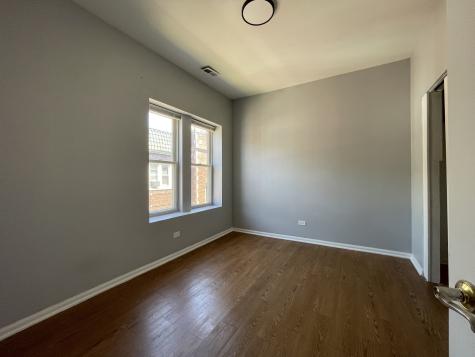 1152 North Harding Avenue Chicago IL 60651