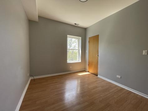 1152 North Harding Avenue Chicago IL 60651