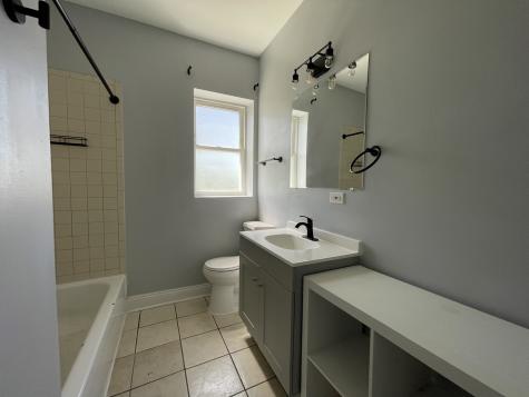 1152 North Harding Avenue Chicago IL 60651
