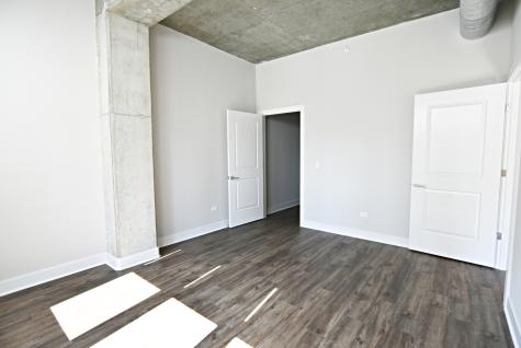 3833 North Broadway Street Chicago IL 60613