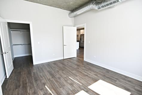 3833 North Broadway Street Chicago IL 60613