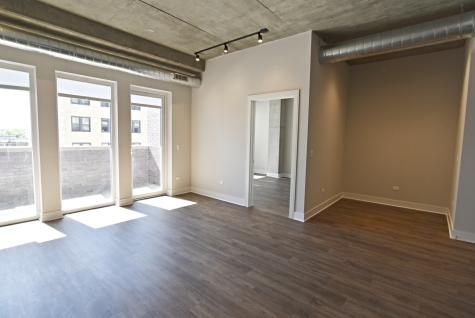 3833 North Broadway Street Chicago IL 60613