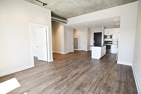 3833 North Broadway Street Chicago IL 60613