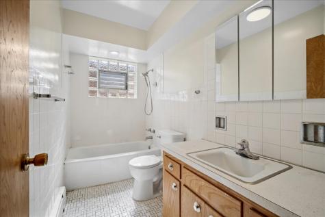 7322 West Crain Street Niles IL 60714