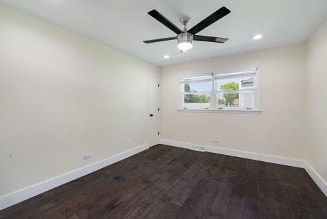 566 North Howard Avenue Elmhurst IL 60126