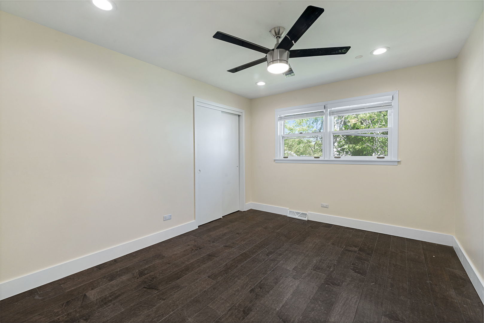 566 North Howard Avenue Elmhurst IL 60126