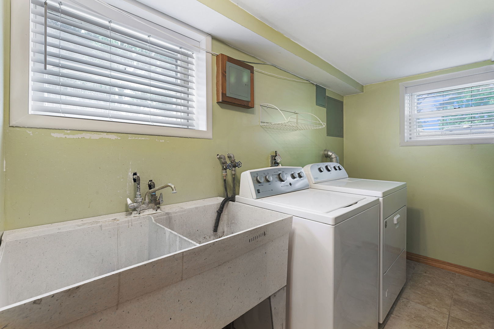 566 North Howard Avenue Elmhurst IL 60126