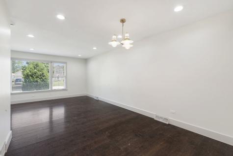 566 North Howard Avenue Elmhurst IL 60126
