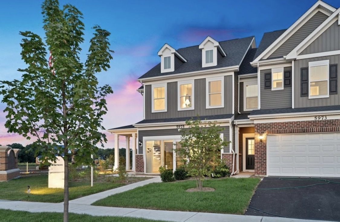 2256 Horseshoe Circle Naperville IL 60564
