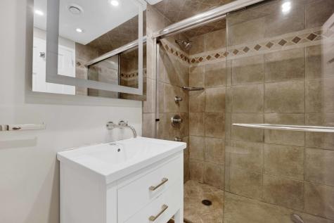 1 East Schiller Street Chicago IL 60610