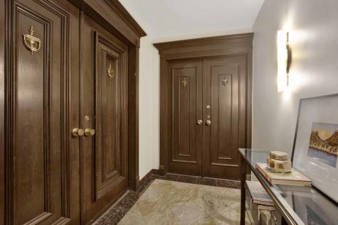 1 East Schiller Street Chicago IL 60610