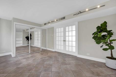 1 East Schiller Street Chicago IL 60610
