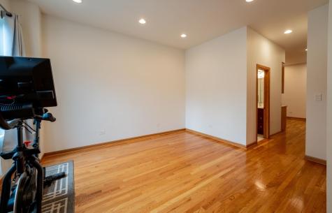 3324 North Hoyne Avenue Chicago IL 60618
