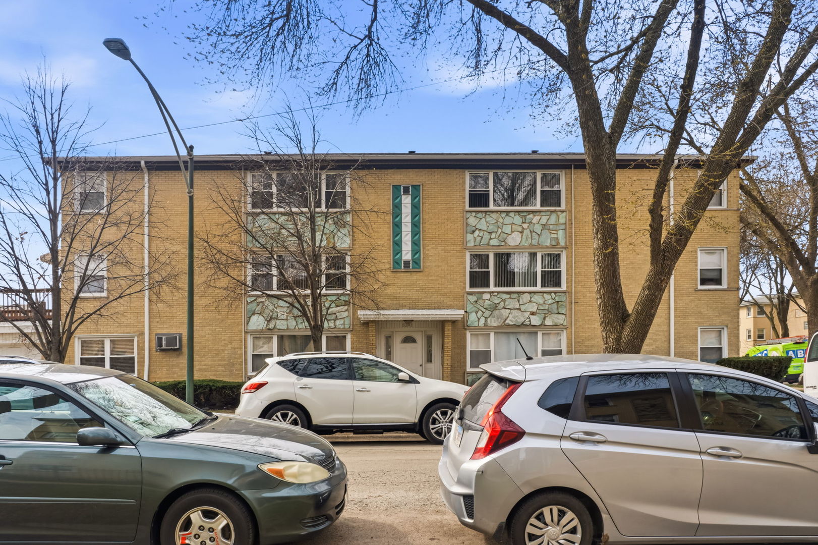 5241 North Reserve Avenue Chicago IL 60656