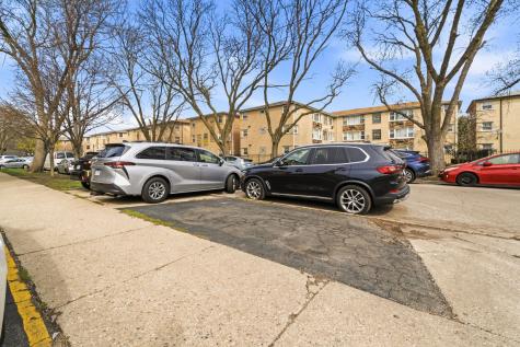 5241 North Reserve Avenue Chicago IL 60656