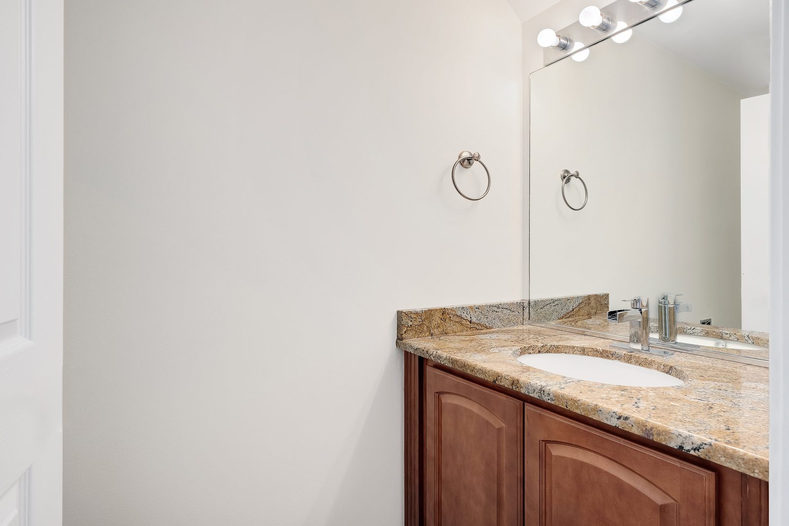 1008 East Wilson Avenue Lombard IL 60148