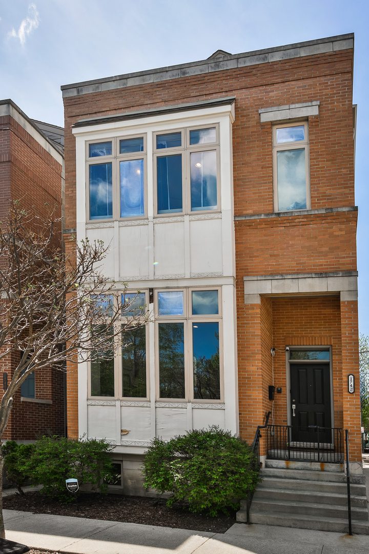 1742 North Bissell Street Chicago IL 60614
