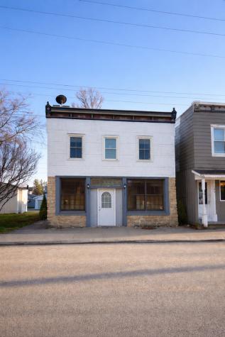 107 West Baldwin Street Apple River IL 61001