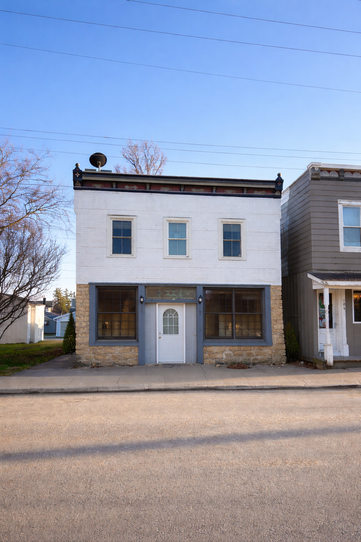107 West Baldwin Street Apple River IL 61001