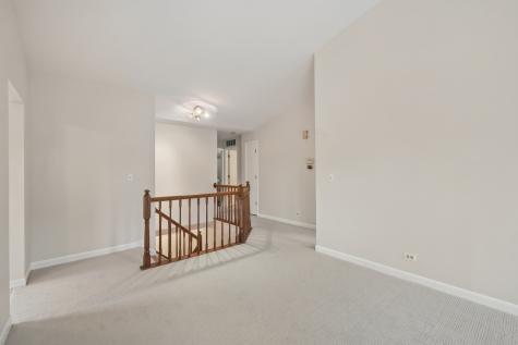 1242 South Wellington Court Buffalo Grove IL 60089