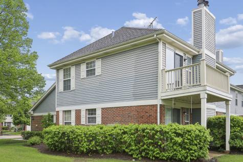 1242 South Wellington Court Buffalo Grove IL 60089