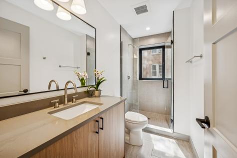 1341 West Estes Avenue Chicago IL 60626
