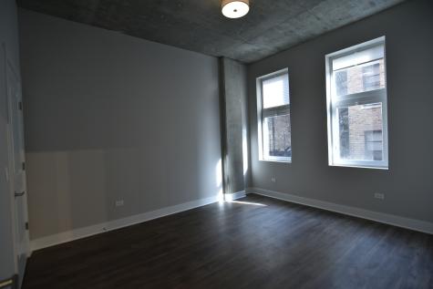 3833 North Broadway Street Chicago IL 60613