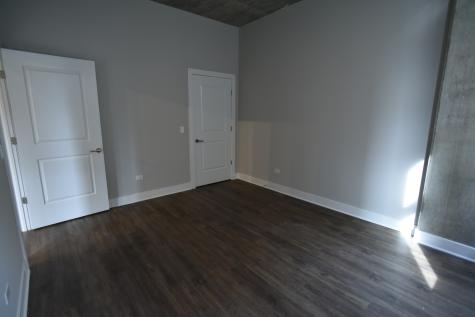 3833 North Broadway Street Chicago IL 60613