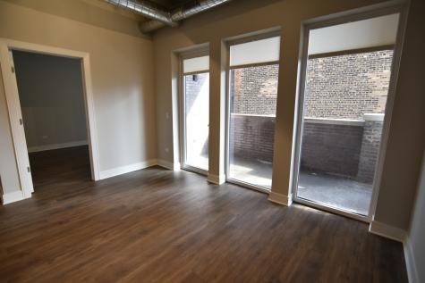 3833 North Broadway Street Chicago IL 60613