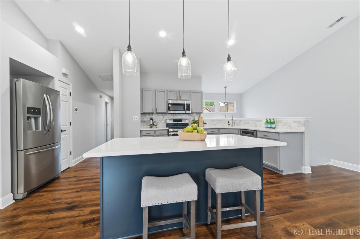 1078 Parkhill Circle Aurora IL 60502
