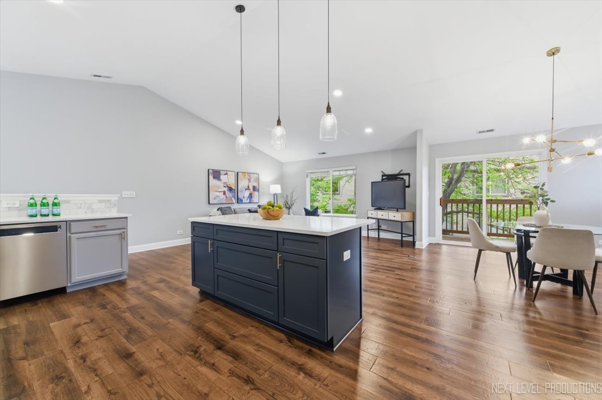 1078 Parkhill Circle Aurora IL 60502