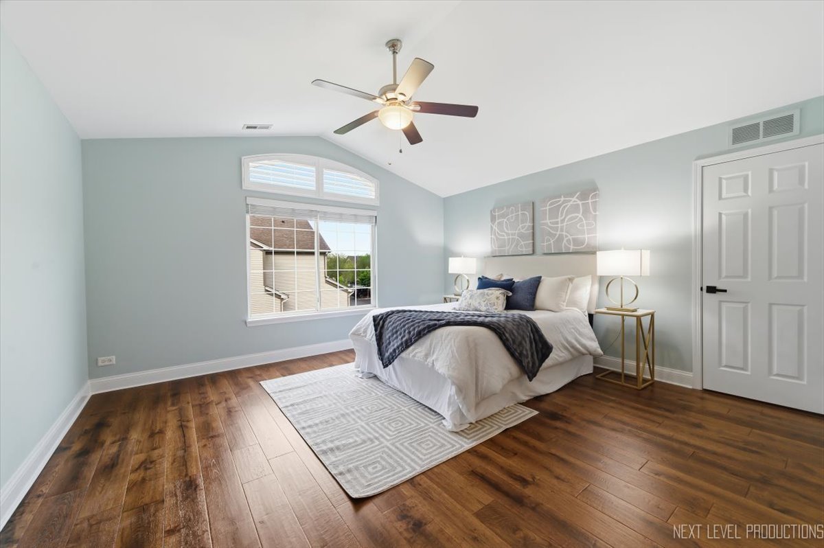 1078 Parkhill Circle Aurora IL 60502