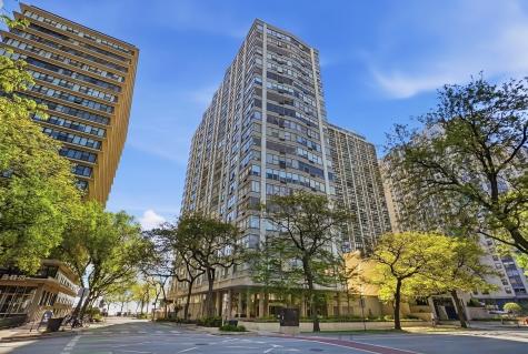 5757 North Sheridan Road Chicago IL 60660