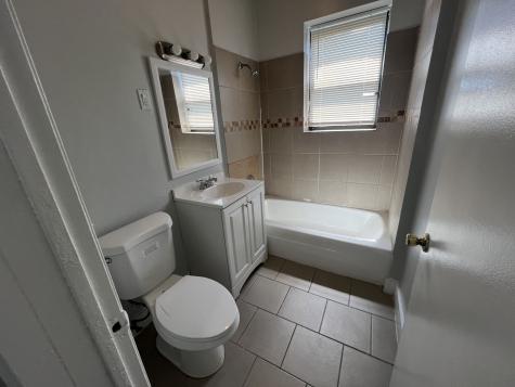 71 East 69th Street Chicago IL 60637
