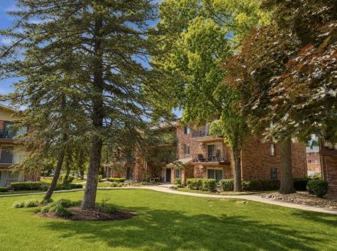 5324 Waterbury Drive Crestwood IL 60418