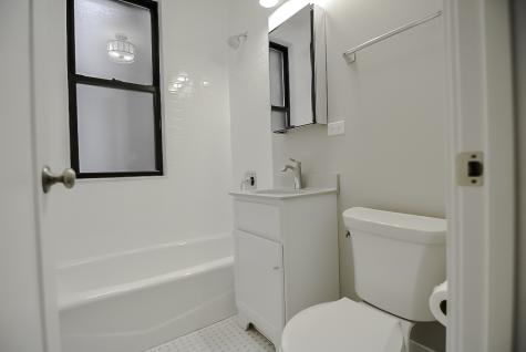 817 West Lakeside Place Chicago IL 60640