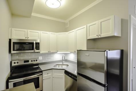 817 West Lakeside Place Chicago IL 60640
