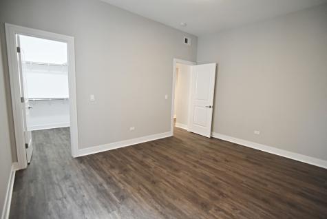 927 West Irving Park Road Chicago IL 60613
