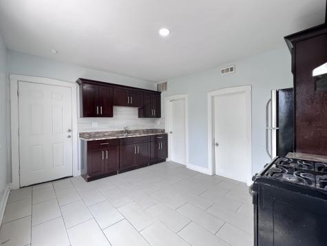 8856 South Lowe Avenue Chicago IL 60620