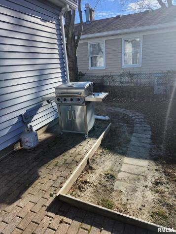 2116 32ND Street Rock Island IL 61201