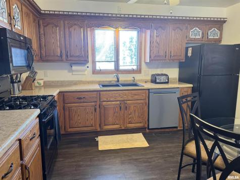 2116 32ND Street Rock Island IL 61201