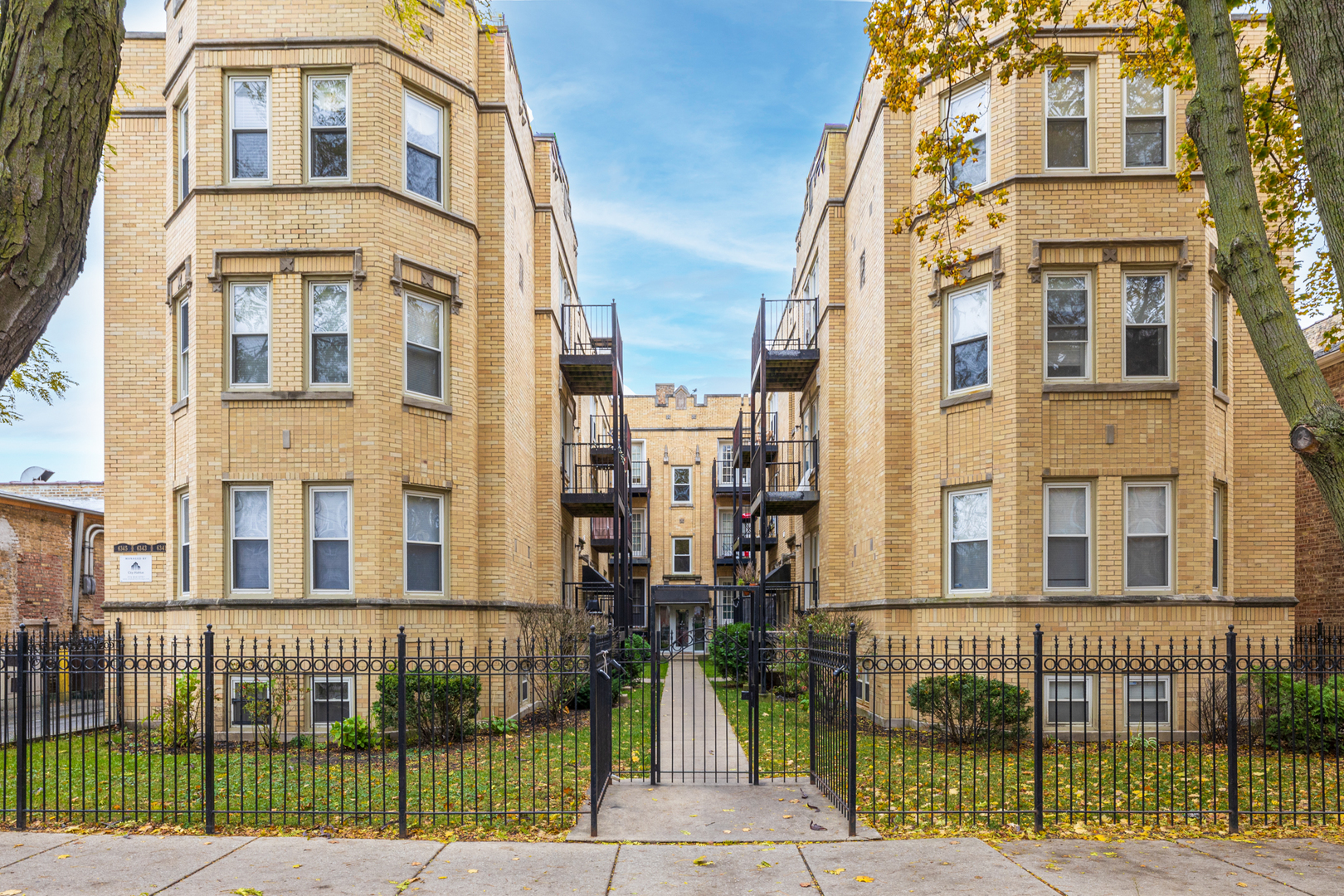 6345 North Washtenaw Avenue Chicago IL 60659