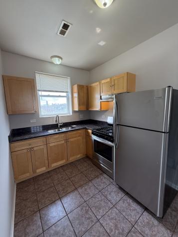 7952 South Carpenter Street Chicago IL 60620