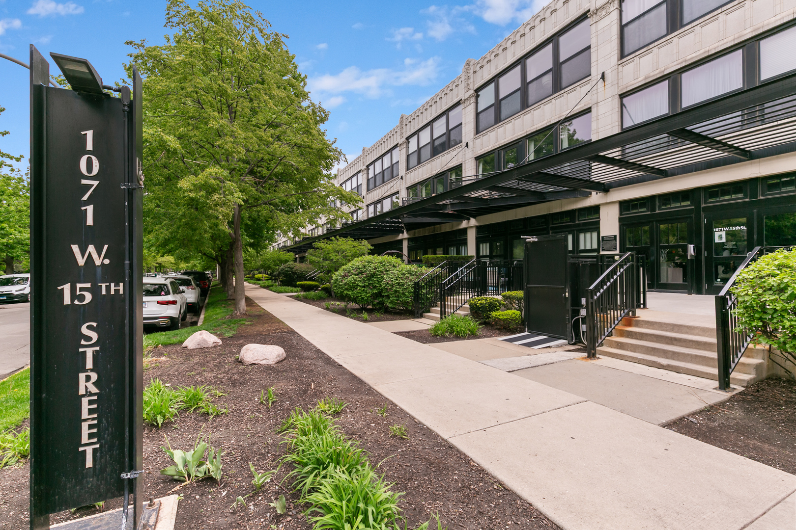 1071 West 15th Street Chicago IL 60608