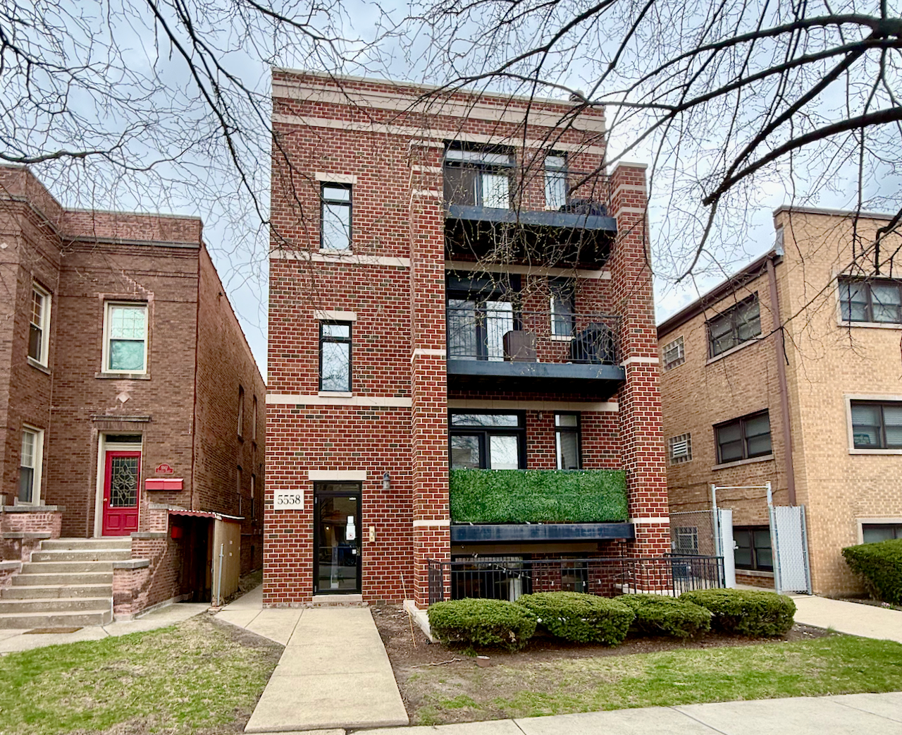 5558 West Edmunds Street Chicago IL 60630