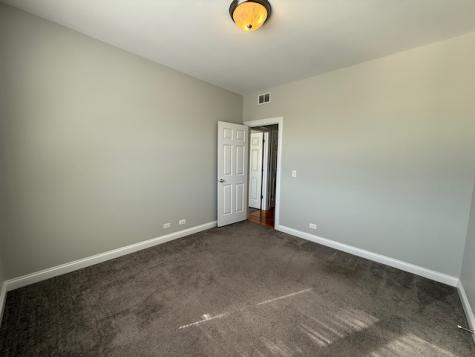 5558 West Edmunds Street Chicago IL 60630