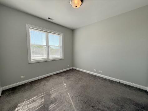 5558 West Edmunds Street Chicago IL 60630
