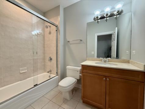 5558 West Edmunds Street Chicago IL 60630