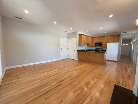 5558 West Edmunds Street Chicago IL 60630